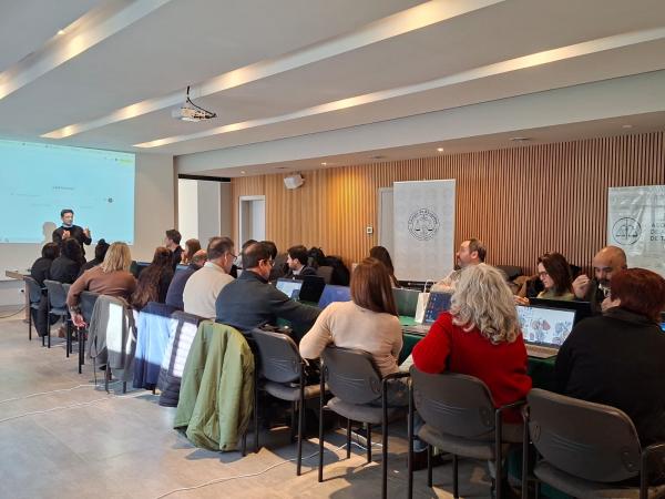 Exitosa capacitación sobre IA aplicada al ejercicio profesional en Tandil